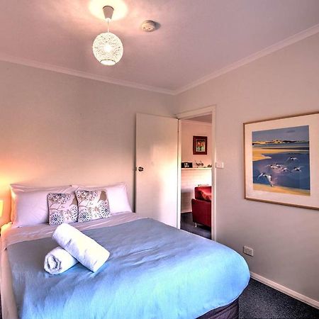 Cove Beach Apartment 1 Coles Bay Eksteriør billede