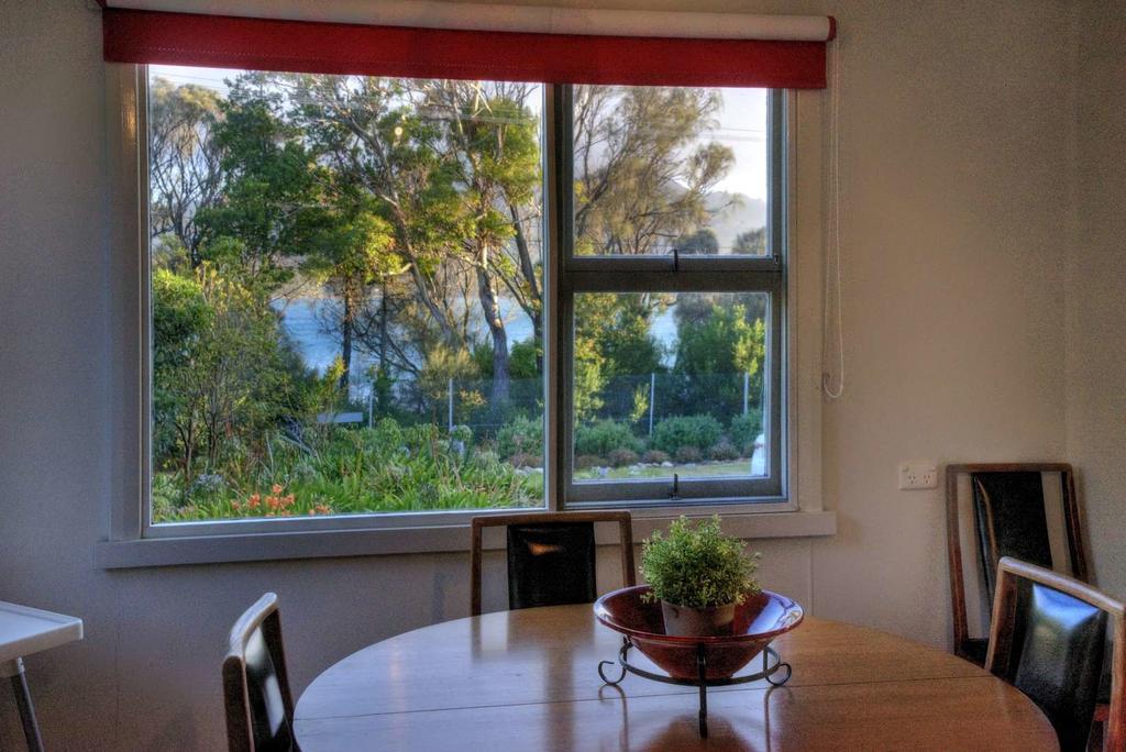 Cove Beach Apartment 1 Coles Bay Eksteriør billede